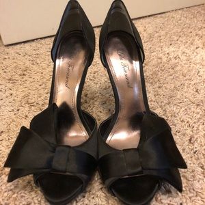 Black Lulu Townsend Peeptoe Heels - Size 9